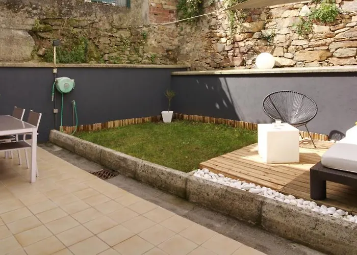 Vm Turisticos * سانتياغو دي كومبوستيلا